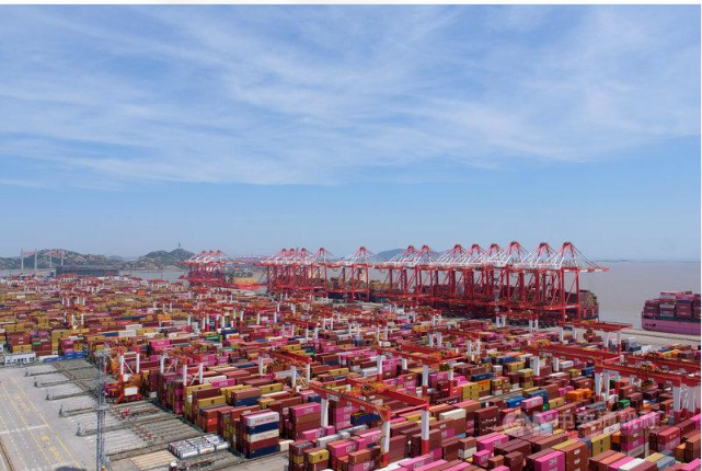 China’s Economy Grows, but the Recovery Is Leaving Consumers Behind