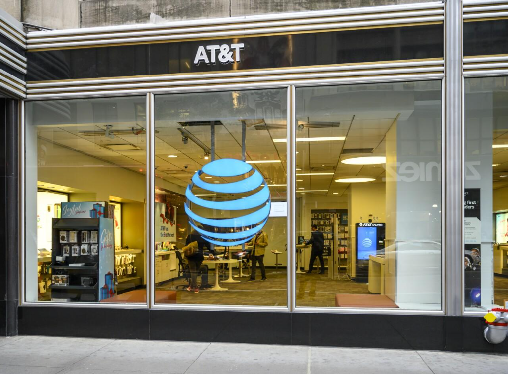 Physical AT&T retail store operating in Mexico.
