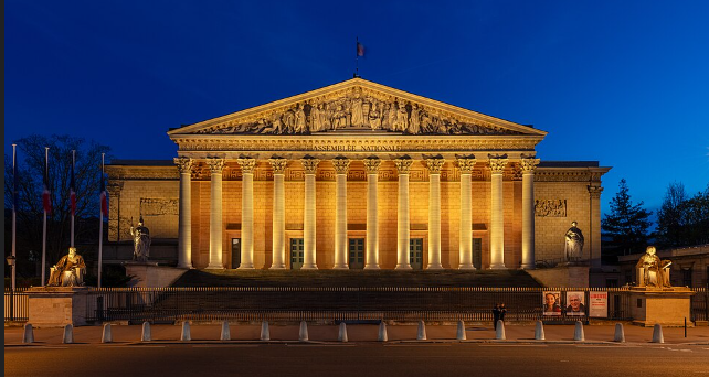 France’s Borrowing Costs Hit 24-Year High as Political Unrest Deepens Financial Fears