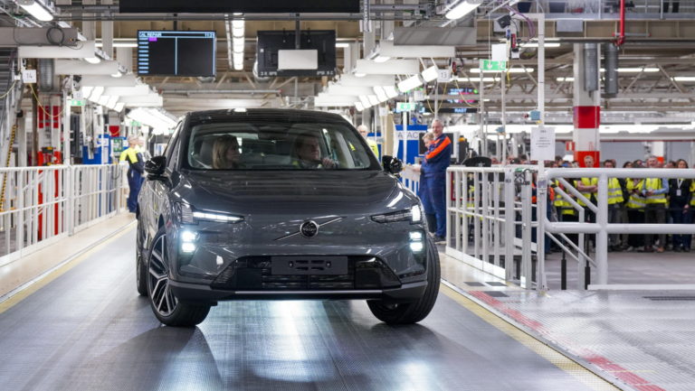 Volvo Cars to Cut 2,500 Jobs as Quarterly Loss Exposes Deepening Crisis in Global Auto Industry